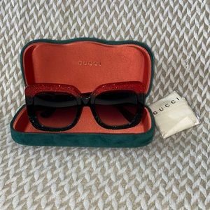 GUCCI BLACK/RED/GREEN GREY GRADIENT lens